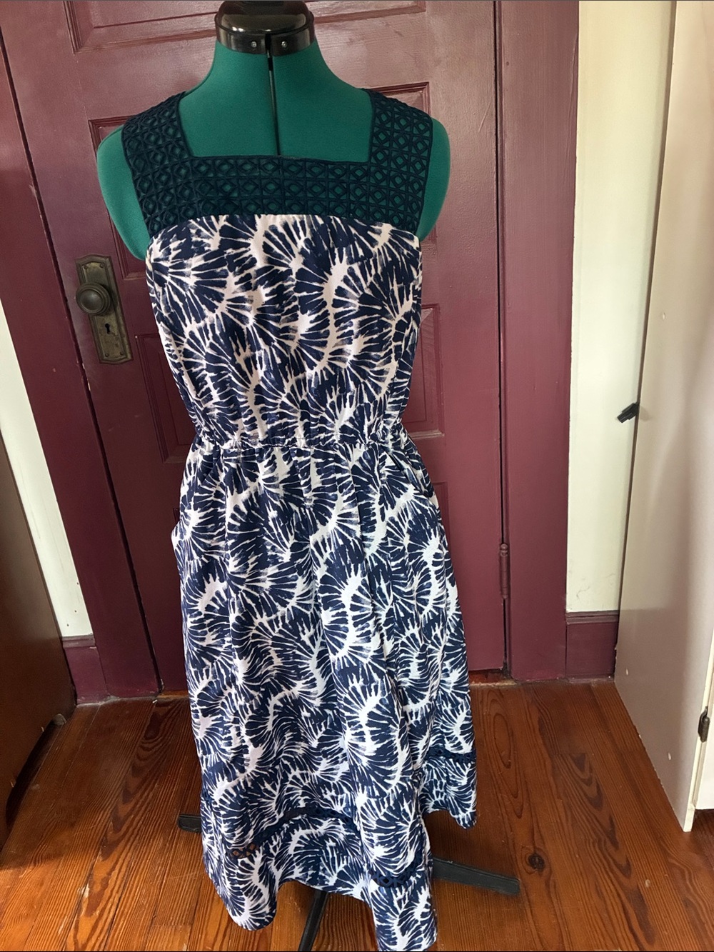 DONNA RICO WOMEN'S BLUE WHITE FLORAL SLEEVELESS SUMMER DRESS SIZE 8